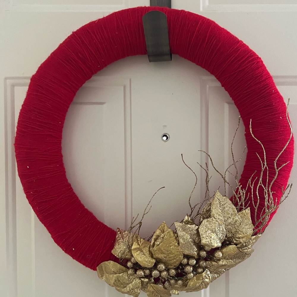 Red and gold wreath